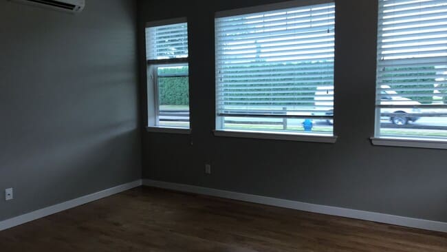 Building Photo - Amazing 1 bedroom 1 bath Apartment Home in Lynden
