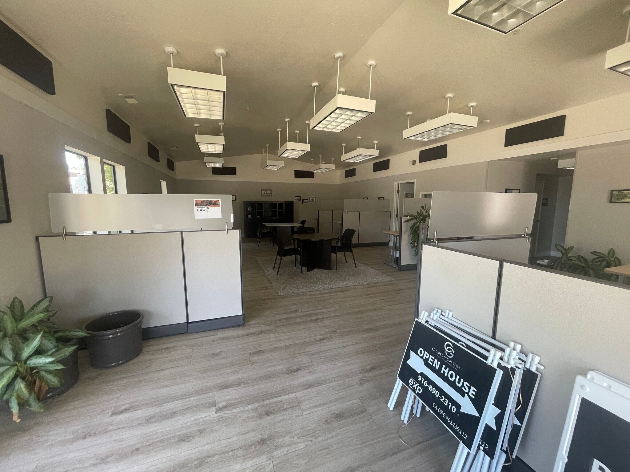 Building Photo - 590 McBean Park Dr