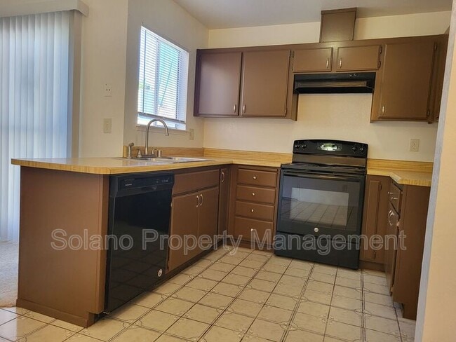 Building Photo - 1801 Rhine Ct