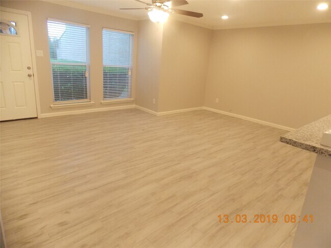 Building Photo - 9411 Bassoon Dr