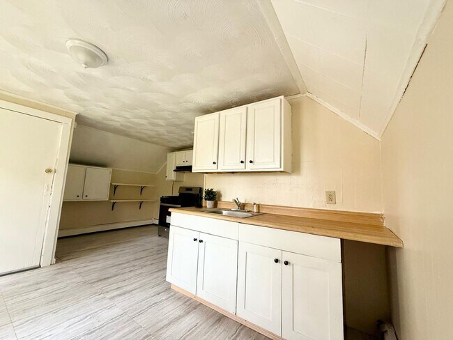 Building Photo - 37 Hotchkiss St