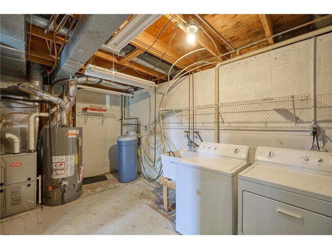 Building Photo - 8106 Dakota Ln