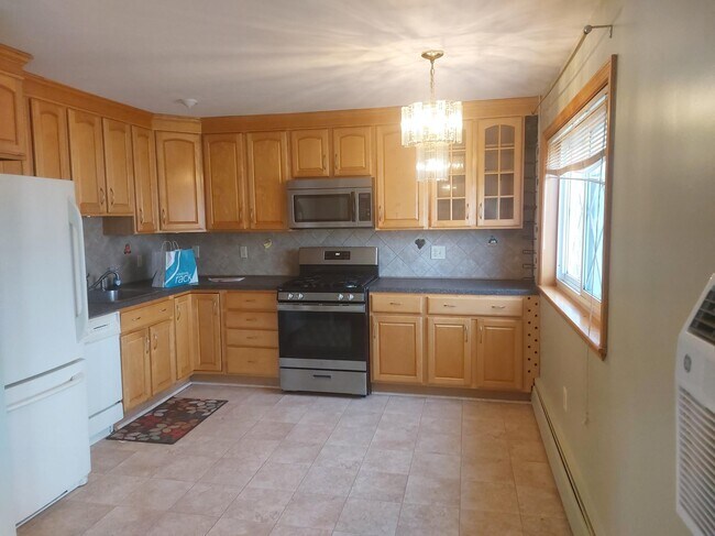 Primary Photo - 52 Fernview Ave