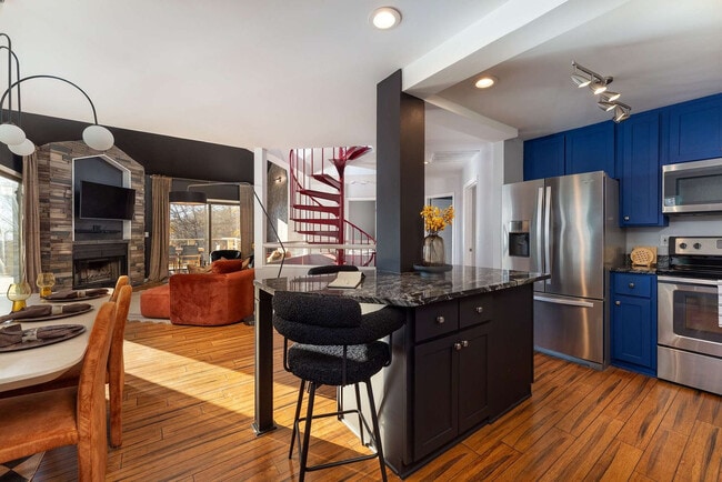 Building Photo - 585 Granny Lewis Ln