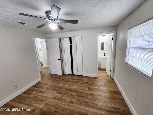 Building Photo - 10235 Monaco Dr