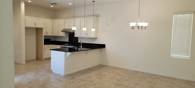 Building Photo - Adorable 3 bedroom 2.5 bath home in West S...
