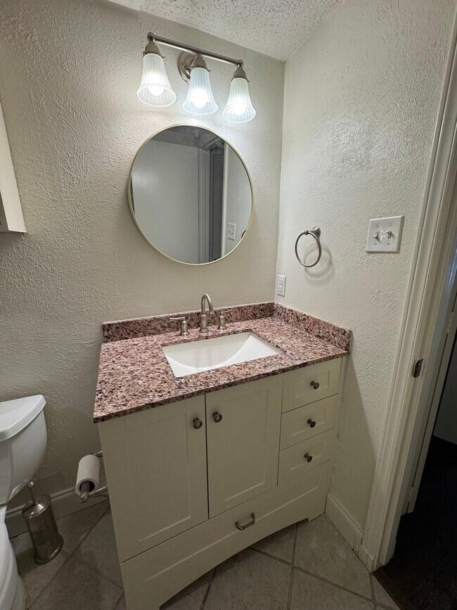 Building Photo - 4438 Harlanwood Dr