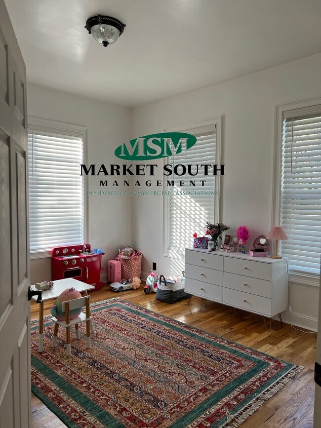 Building Photo - GORGEOUS UNIT NEAR STARLAND/SCAD