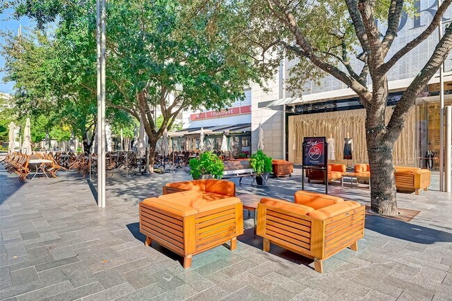 Building Photo - 2047 Westcreek Ln Ln