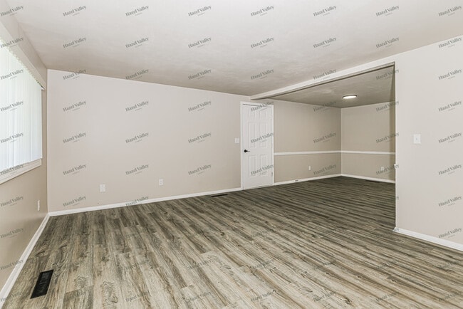 Building Photo - 2200 Kajean Ave