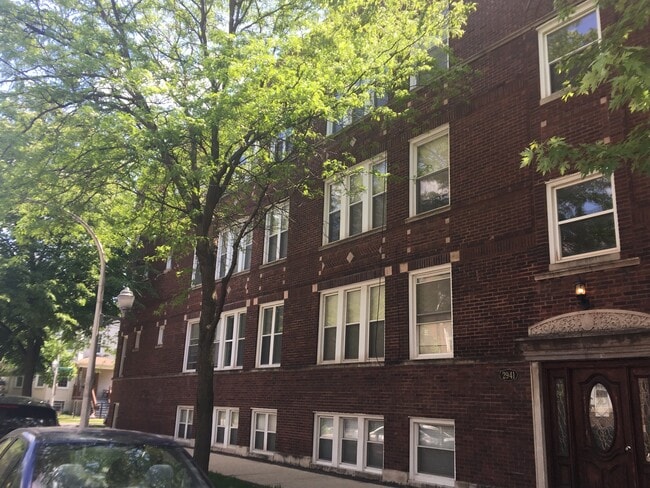 Primary Photo - 2941 W Belle Plaine Ave