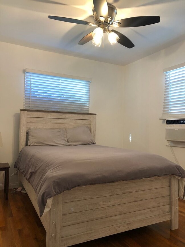 Building Photo - 12427 Chandler Blvd