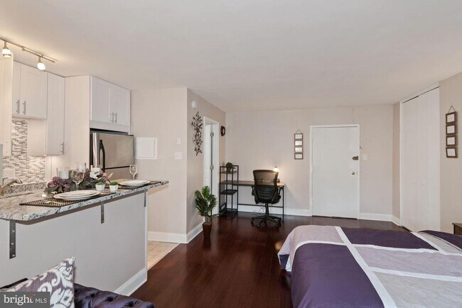 Building Photo - 1260 21st St NW