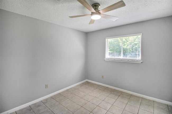 Building Photo - 12702 Gotham Dr