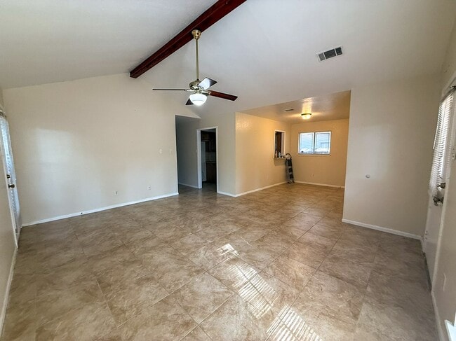 Building Photo - 3005 Brook Dr