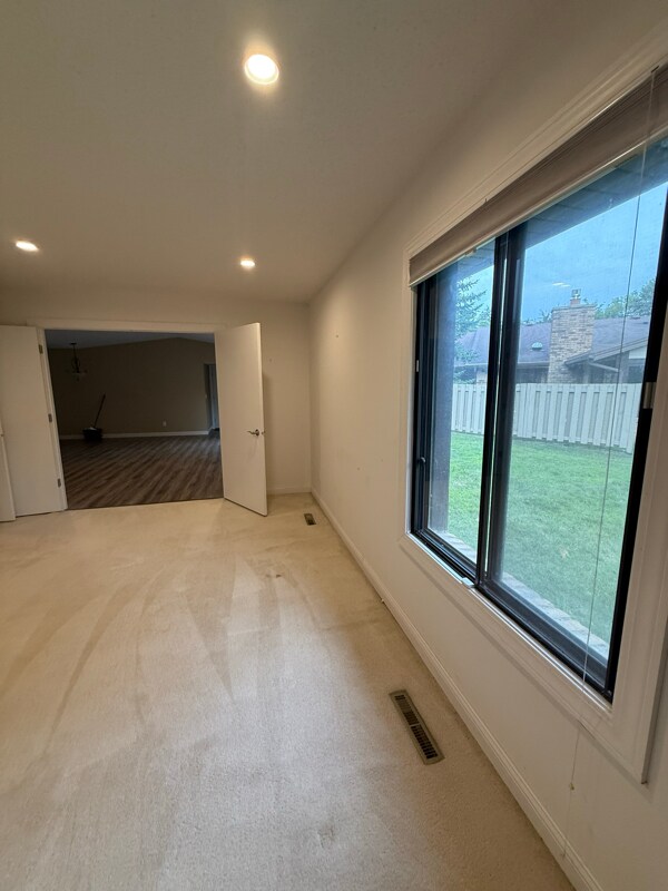 Building Photo - 1181 Weston Ln N