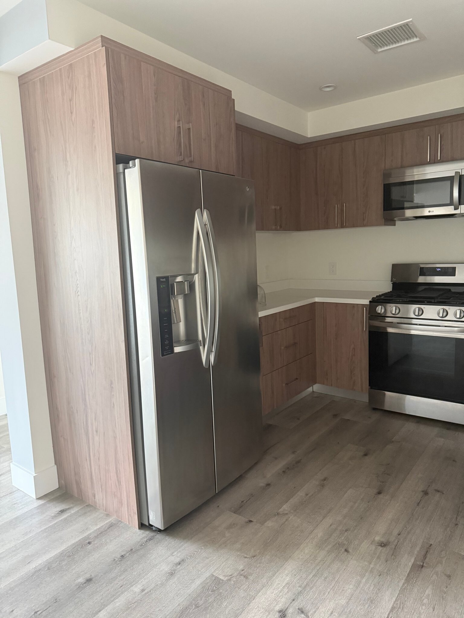 Building Photo - 5923 Laurel Canyon Blvd