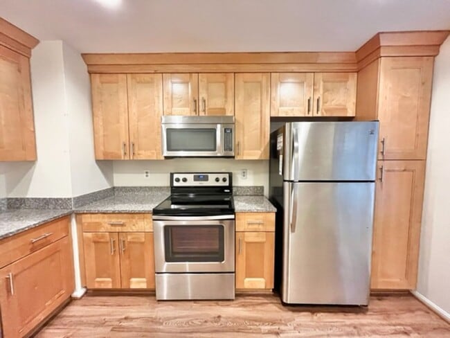 Building Photo - 17120 Briardale Rd