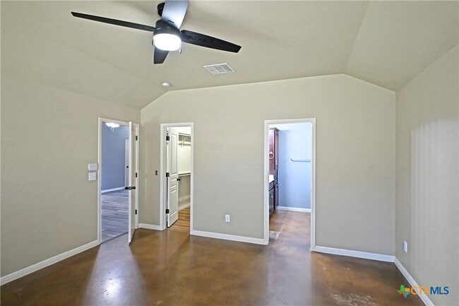 Building Photo - 2207 Hazelwood Dr