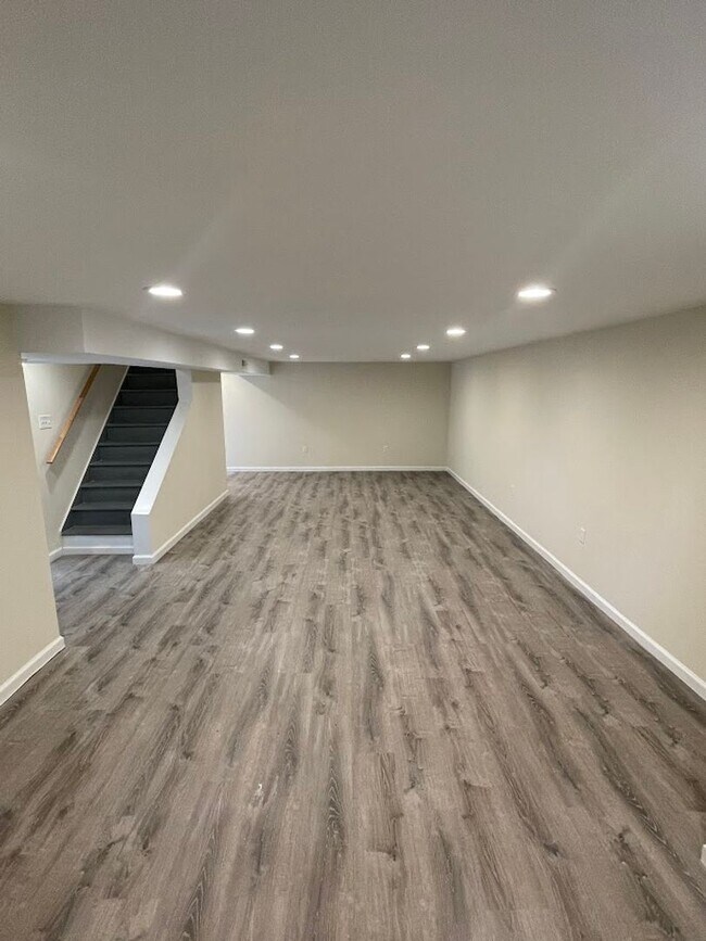 Building Photo - Newly Renovated 3 Bedroom in Silver Spring