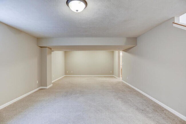 Building Photo - Beautiful 5 bed home with New Fence and Finished Basement -  Mahomet - AVAILABLE NOW