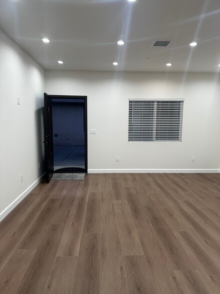 Building Photo - 8501 Cranford Ave