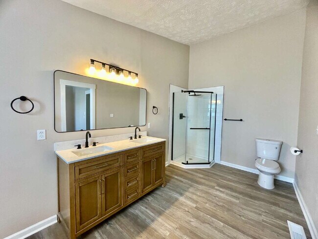 Building Photo - Spacious 4-Bedroom Farmhouse with 2.5 Baths in Raeford!