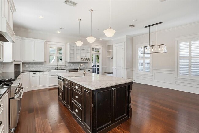 Building Photo - 1505 S Georgia Ave