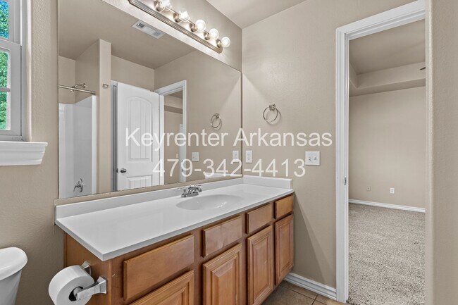 Building Photo - This home is the perfect choice for you in Elkins!