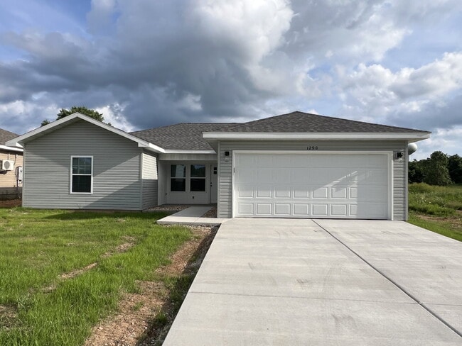 Primary Photo - Brand New 4BR / with amazing efficiency an...