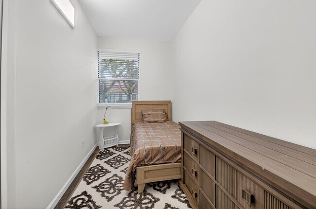 Building Photo - 2225 NW 53rd St