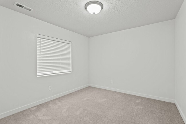 Building Photo - Beautiful 5 Bed / 3 Bath Single-Family Home in Lindon