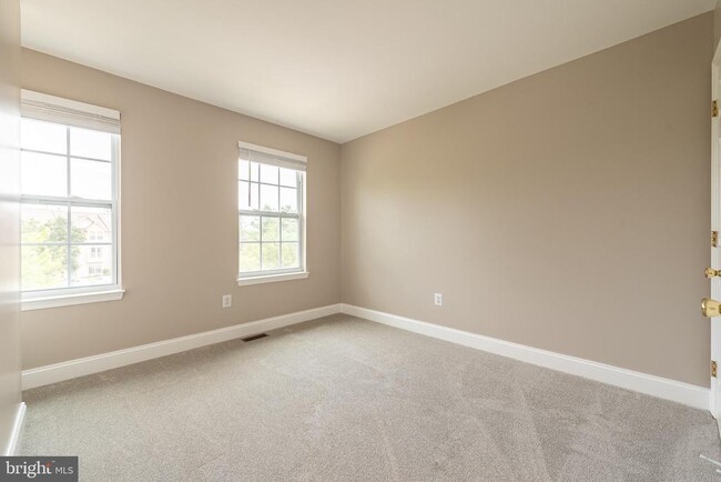 Building Photo - 6209 Deep River Canyon