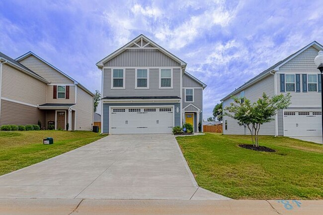 Primary Photo - Beautiful Home in the City of Woodruff