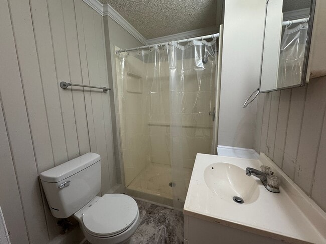 Building Photo - AVAILABLE TO SHOW!