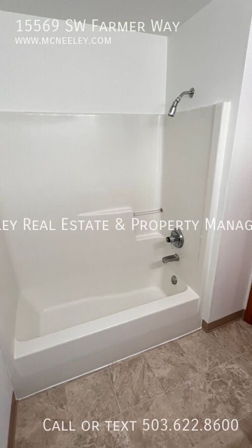 Building Photo - 15569 SW Farmer Way