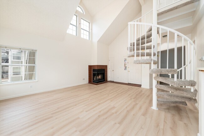 Building Photo - 6775 S Ivy St