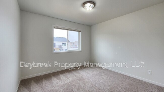 Building Photo - 2584 66th Ave S