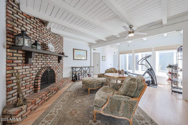 Building Photo - 601 E Forest Hills Dr