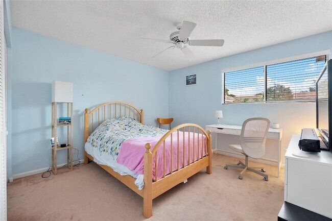 Building Photo - 10019 NW 5th St