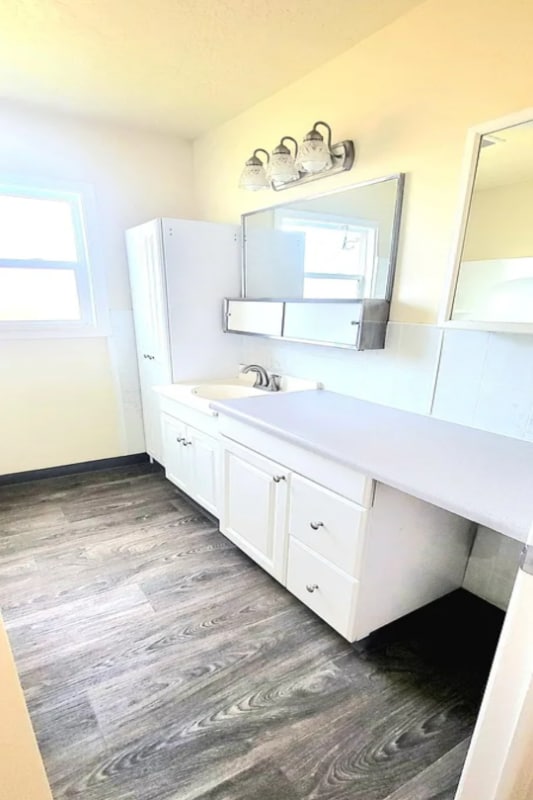 Building Photo - 819 N Idaho St