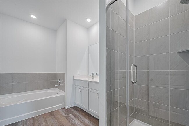 Building Photo - 27306 Sunterra Village Dr