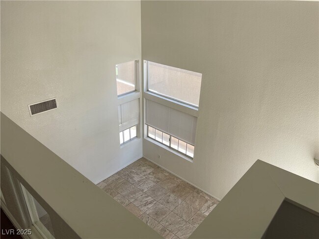 Building Photo - 4364 Mesa Hill Dr
