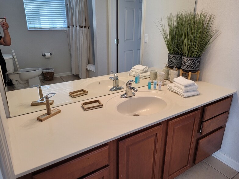 Building Photo - 4114 Breakview Dr