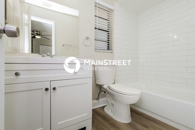 Building Photo - 3 Bedroom Pet-Friendly Home in TAMPA, FL w...