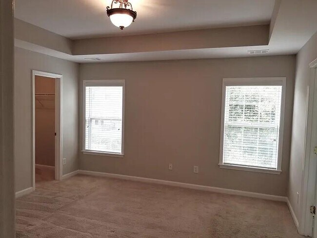 Building Photo - 1353 Dukes Creek Dr