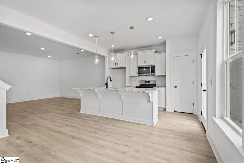 Building Photo - 208 Curhill Ln