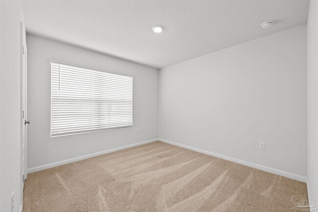 Building Photo - 7349 Lakeside Oak Ct