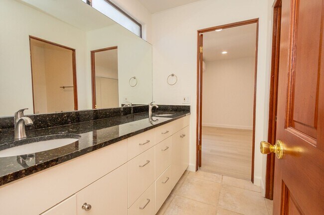 Building Photo - Iconic A-Frame Encinitas 4 Bed + Studio Sp...