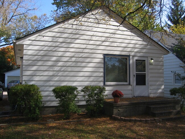 Primary Photo - 526 Spartan Ave